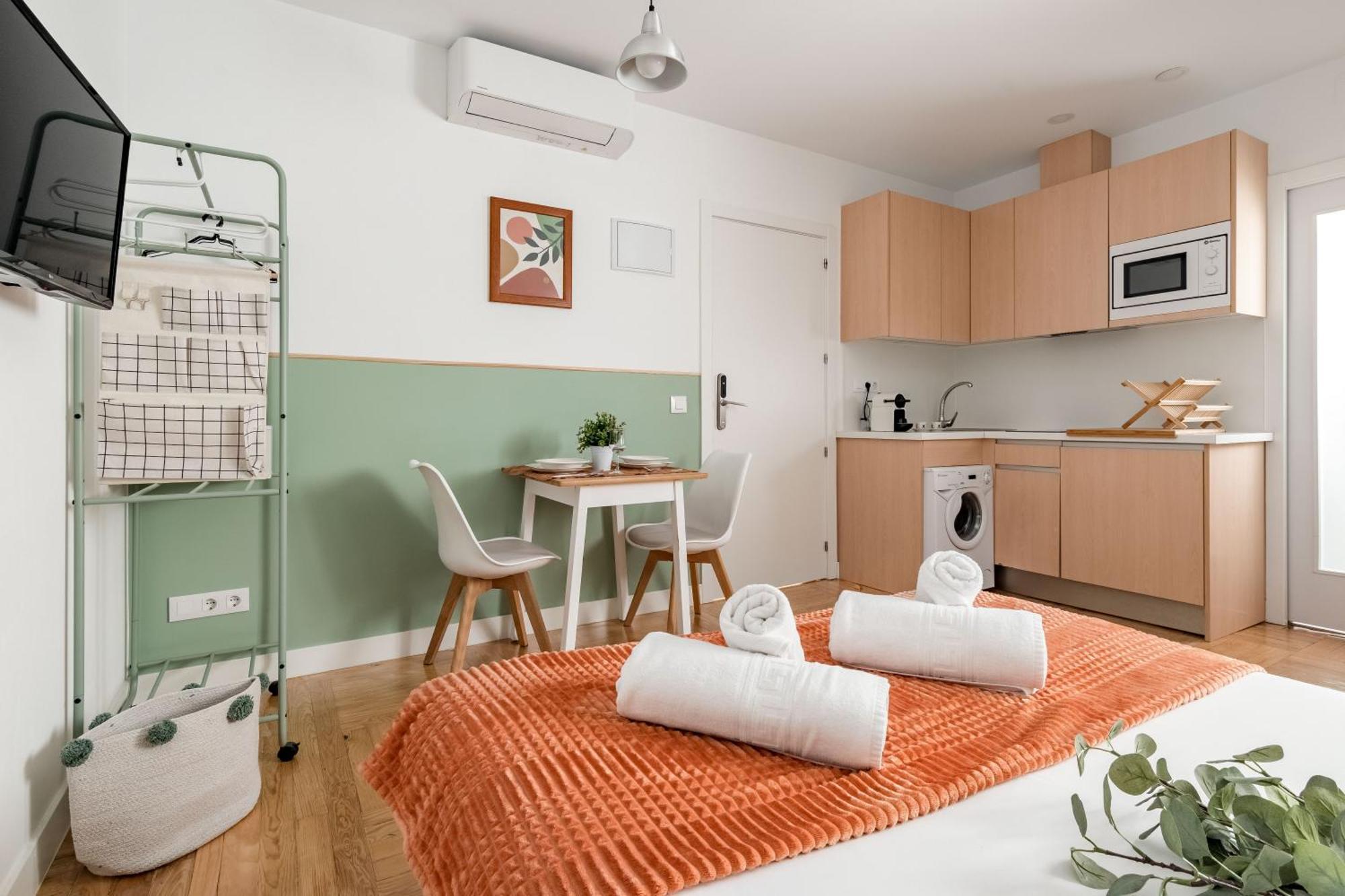 Charming Sol Studios Мадрид Экстерьер фото